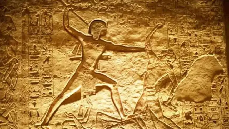 كيف استخدم ملوك مصر القديمة الفن “أداة حكم” سياسية ودينية؟