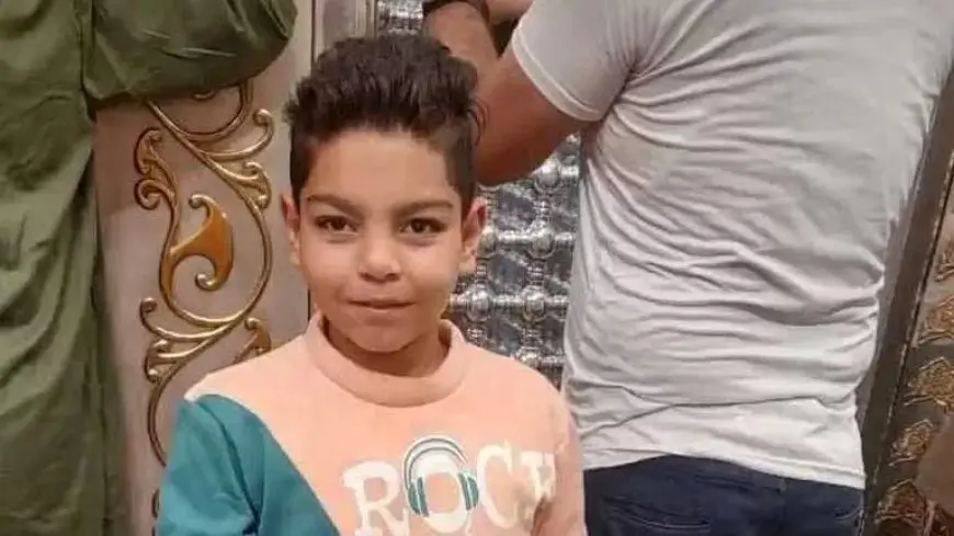 “من بعد وفاة أمه بينام في الشوارع”.. اعترافات صادمة لأب عذّب طفله حتى الموت بالفيوم