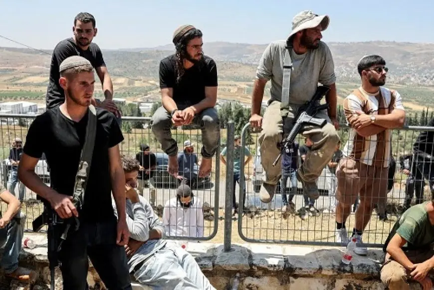 الضفة.. مستوطنون إسرائيليون يطردون رعاة فلسطينيين من مراعيهم