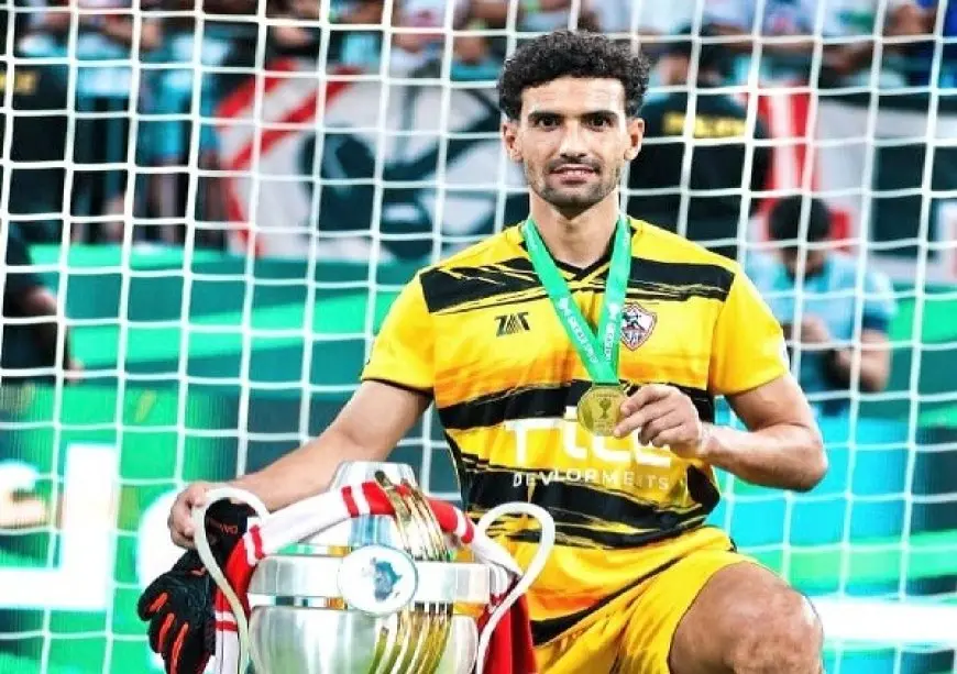 لاعبو الزمالك يحتفلون بعيد ميلاد محمد عواد في أجواء رائعة