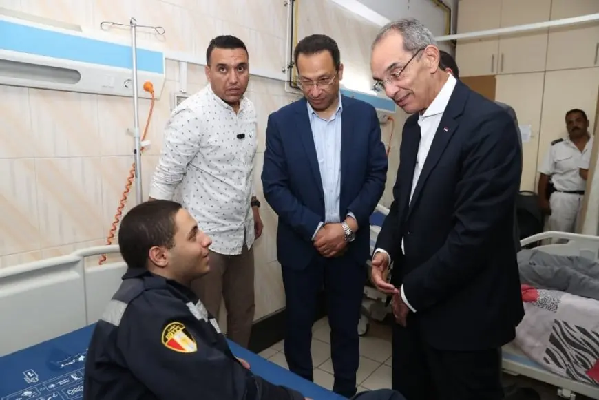حريق سنترال رمسيس.. وزير الاتصالات: خدمات النجدة والمطافئ والإسعاف ومنظومة الخبز تعمل طبيعيا في أغلب المحافظات