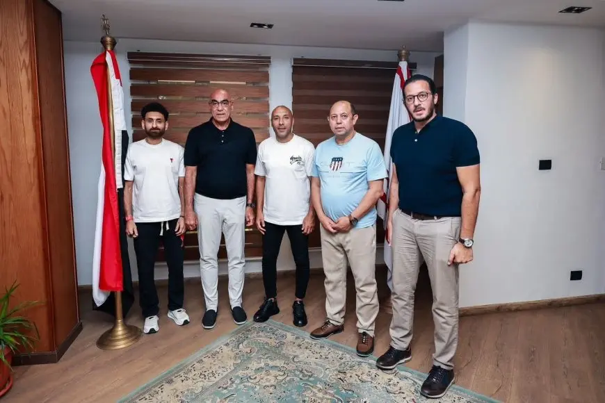 الزمالك يكرم أعضاء الجهاز الفني السابق وطبيب الفريق