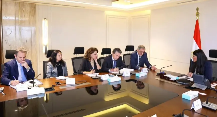 المشاط تتابع مع البنك الأوروبي لإعادة الإعمار والتنمية الخطوات المقبلة للاستفادة من برنامج خفض الانبعاثات بقطاع الصناعة