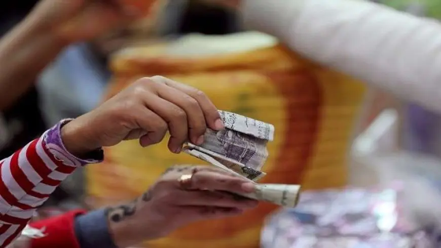 خبراء: تراجع معدل التضخم جاء مدعوما بهبوط أسعار سلة المواد الغذائية والمشروبات