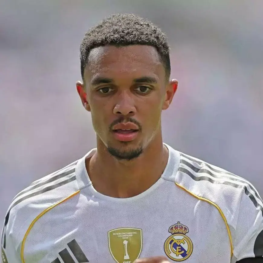 شكوك حول لحاق أرنولد بمواجهة ريال مدريد وسان جيرمان في مونديال الأندية
