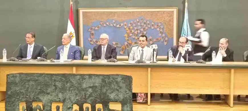 رئيس لجنة الشئون العربية والخارجية بنقابة الصحفيين: الشرق الأوسط يشهد تحولات جذرية والمنطقة على مفترق طرق