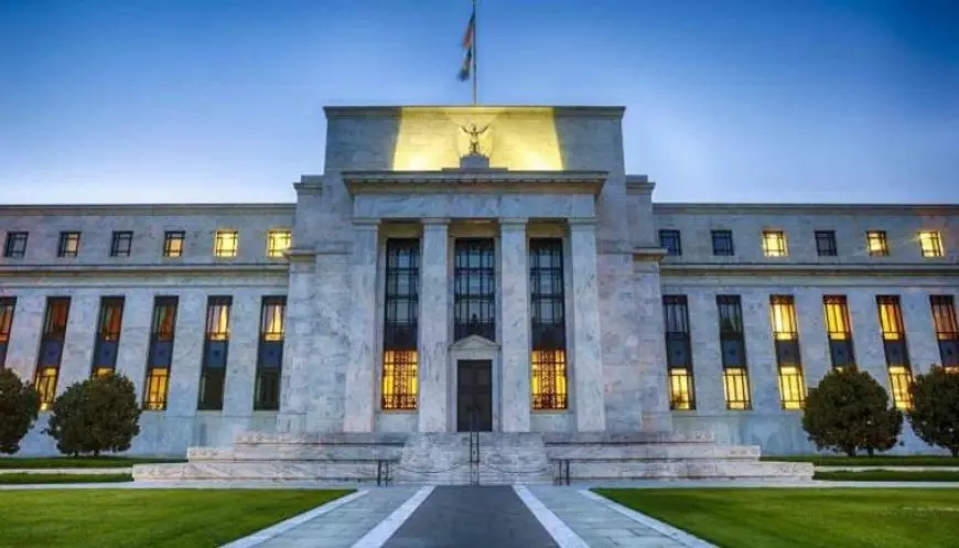 تباين وجهات النظر بين أعضاء مجلس الاحتياط الاتحادي الأمريكي بشأن أسعار الفائدة