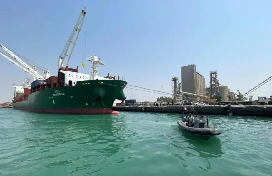 رغم هجمات إسرائيل.. الحوثي: البضائع تصل ميناء الحديدة بانسيابية
