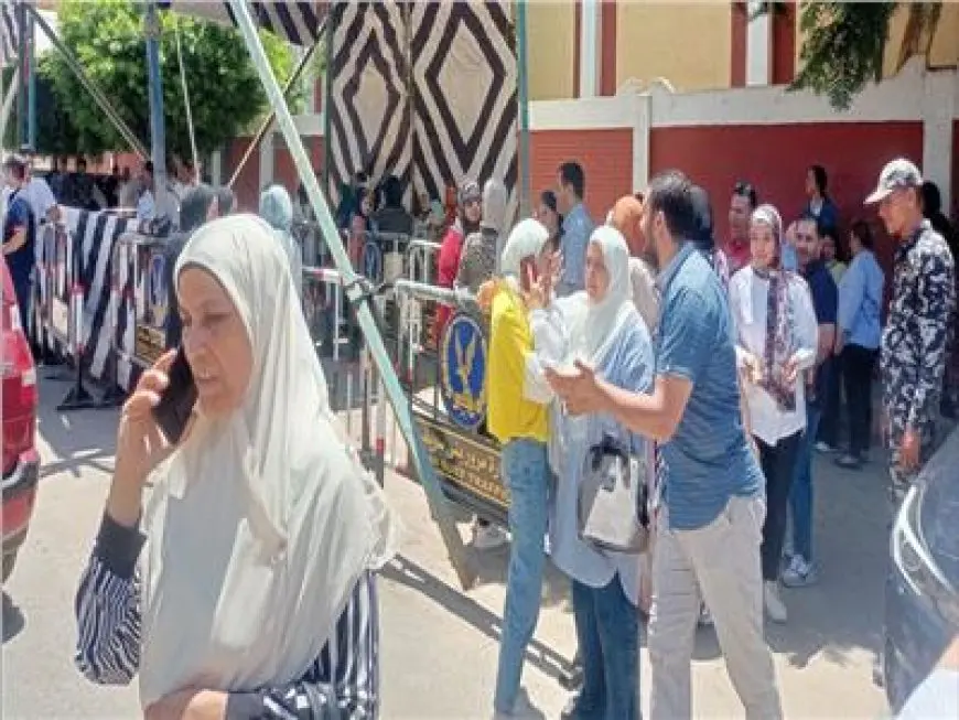 إجراءات أمنية مشددة أمام لجان الثانوية العامة بأكتوبر في أخر أيام الامتحانات