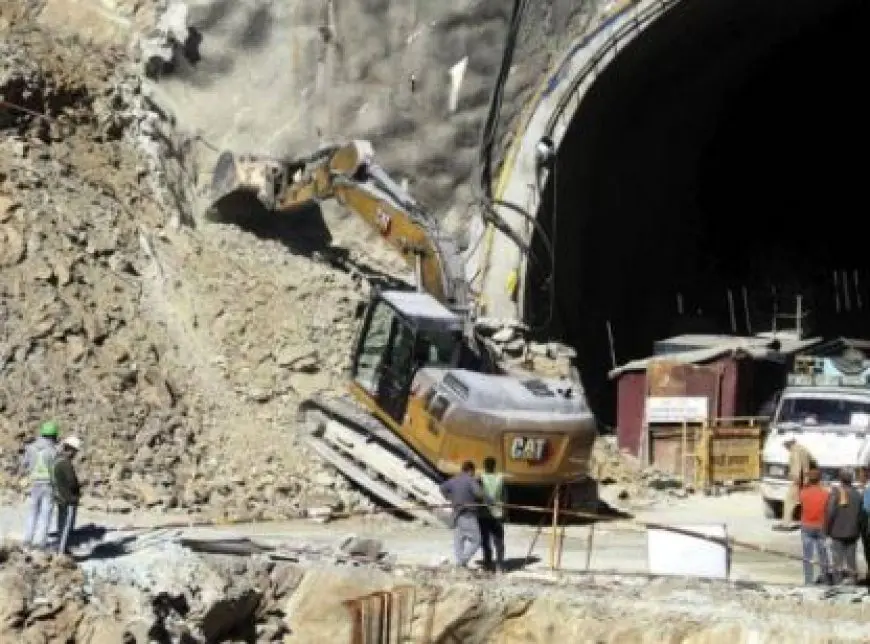 خروج 31 عاملا بسلام من نفق قيد الإنشاء بلوس أنجلوس الأمريكية بعد انهيار جزء منه