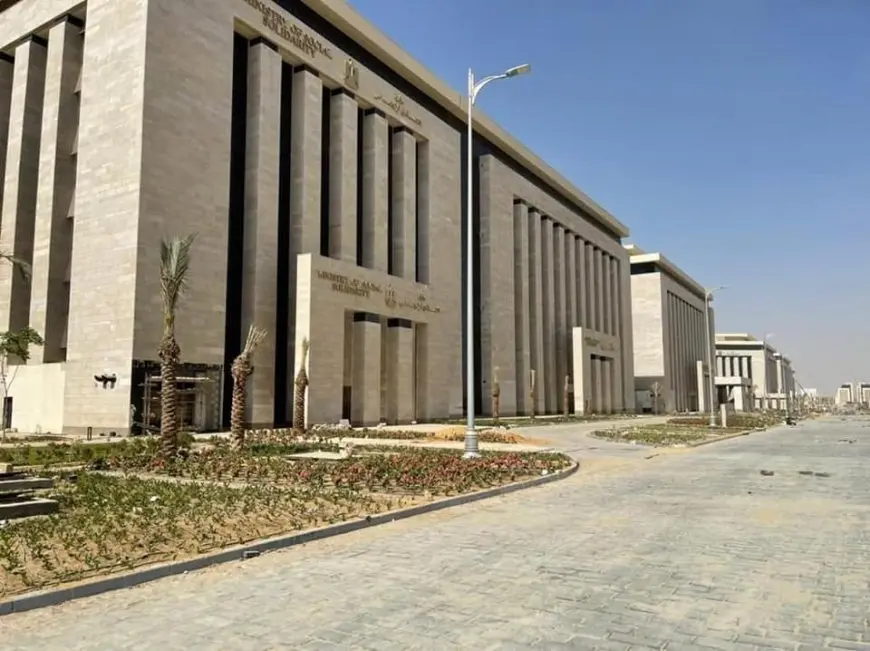 الصحة تطلق تطويرا شاملا للخط الساخن (105) للتيسير على المواطنين وسرعة الاستجابة لطلباتهم وشكواهم