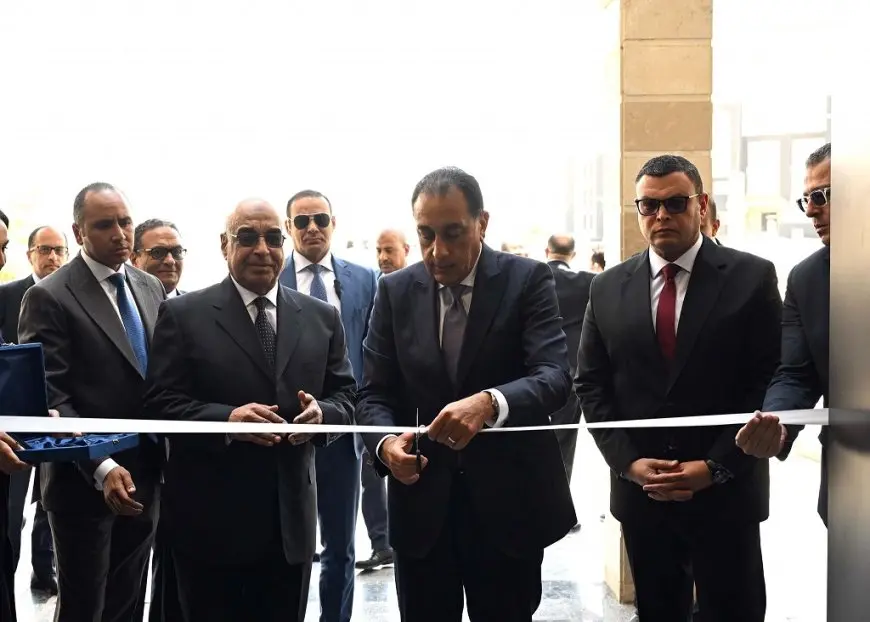 رئيس الوزراء يفتتح مقر مكتب خدمات الأجانب (زواج – تملك) بالعاصمة الإدارية الجديدة