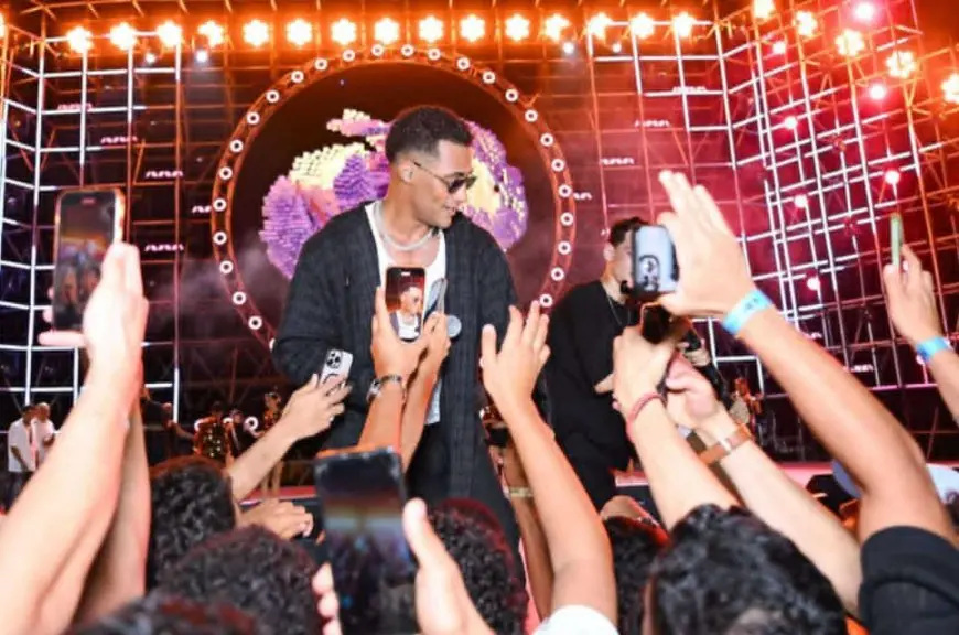 محمد رمضان يفتتح مهرجان تركواز بالعلمين الجديدة بحفل غنائي وسط حضور فني ورياضي بارز