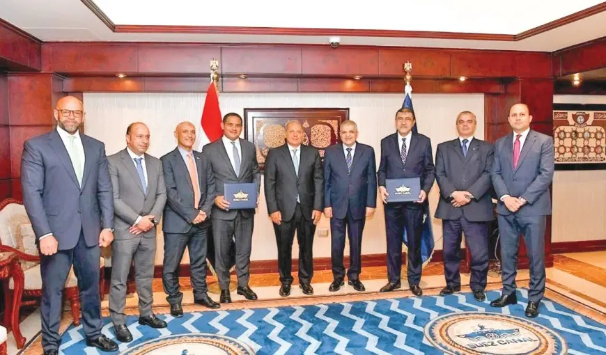 «قناة السويس» توقع بروتوكولا مع بنك مصر للتعاون بمشروعات التطوير العقارى