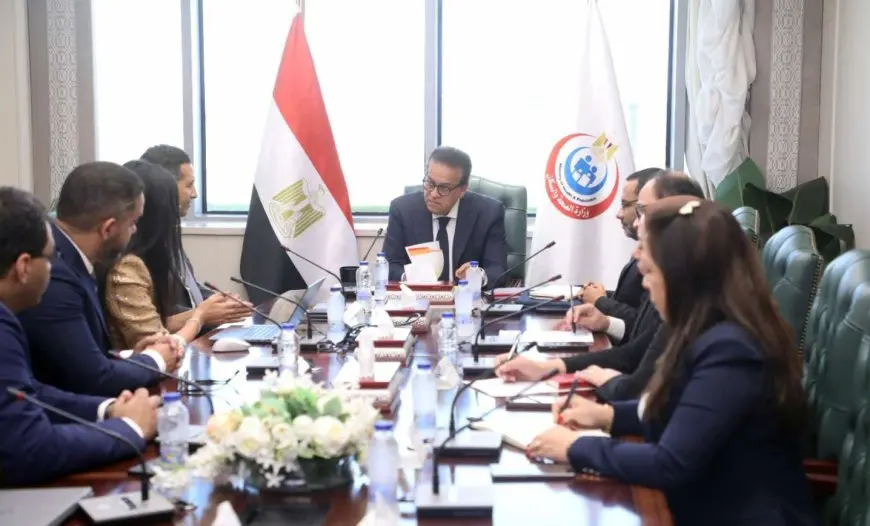 الصحة تبحث مع شركة ساندوز تعزيز التعاون في توطين صناعة الأدوية ودعم المبادرات الصحية الرئاسية