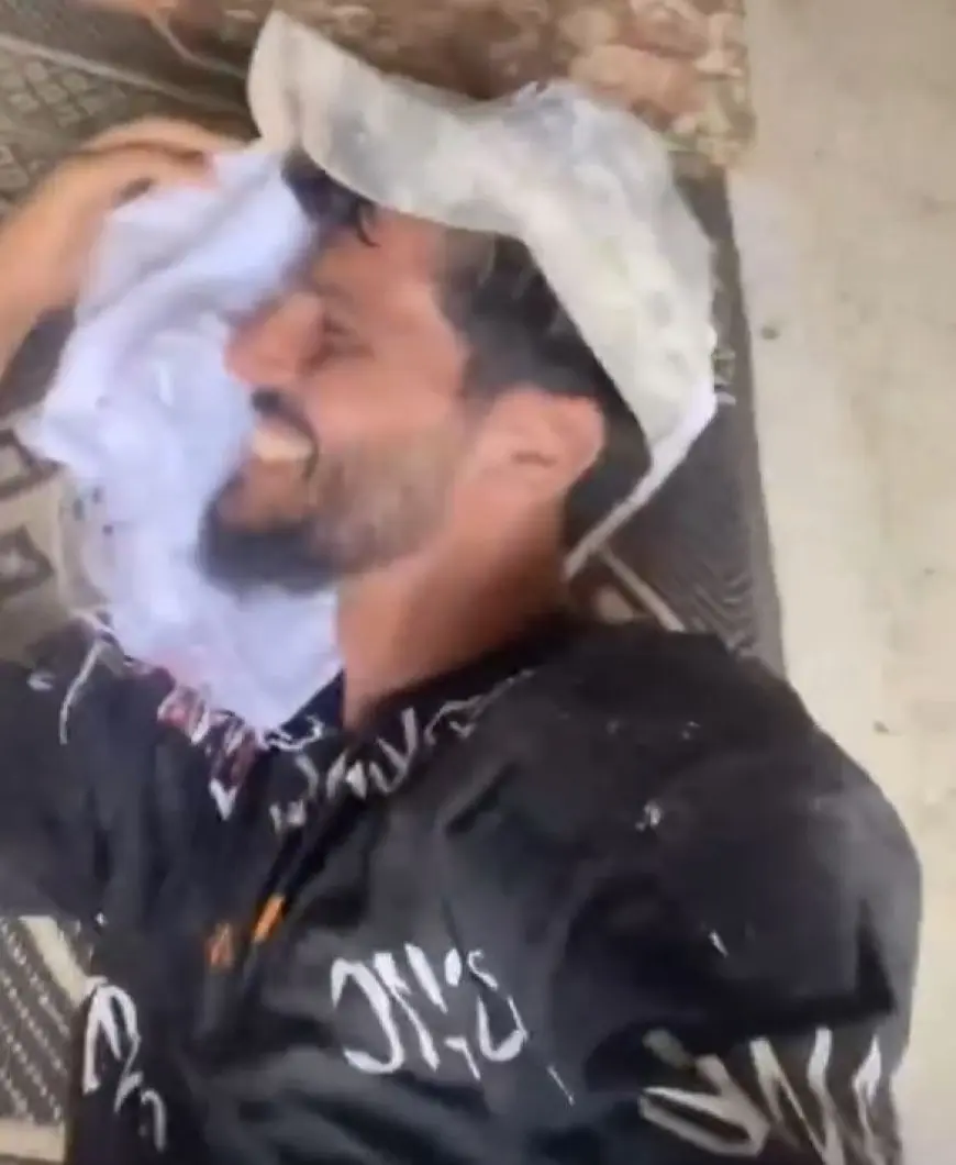 بعد 17 محاولة.. فرحة فلسطيني بالحصول على نصف شوال دقيق في غزة