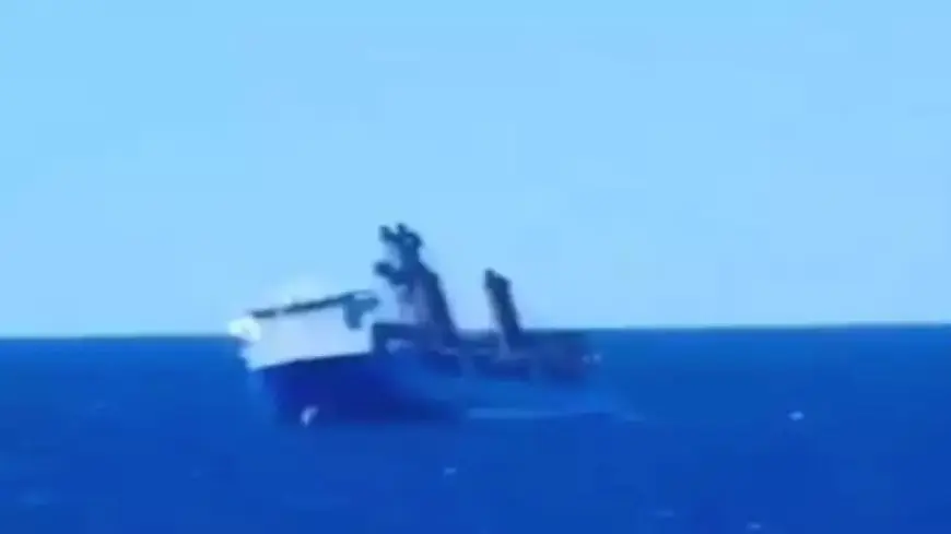 واشنطن تحذر من كارثة بيئية في البحر الأحمر بعد إغراق الحوثيين سفينة “ماجيك سيز”