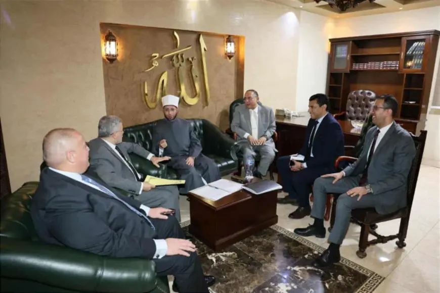 أسامة الأزهري: تكثيف المتابعة وحوكمة الوقف.. وإشادة بالمتميزين في هيئة الأوقاف