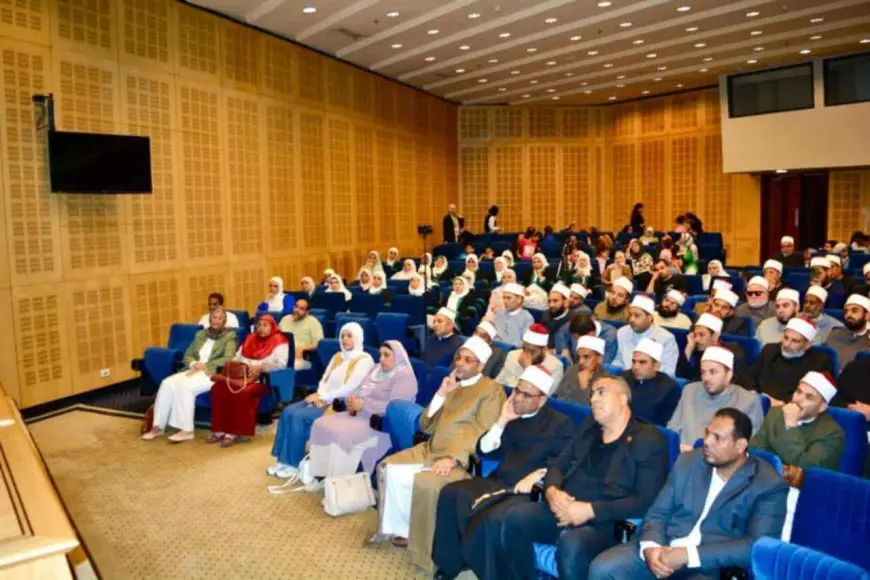 الأعلى للشئون الإسلامية يُدشّن أول معسكر تدريبي للجان العلمية ويبحث جهود العناية بالتراث والمخطوطات