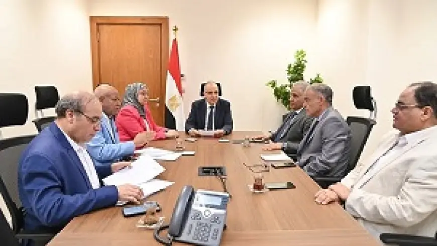 وزير الري يوجه بمعاينة أحد المواقع على ترعة الكلابية لتحديد أعمال التطوير المطلوبة