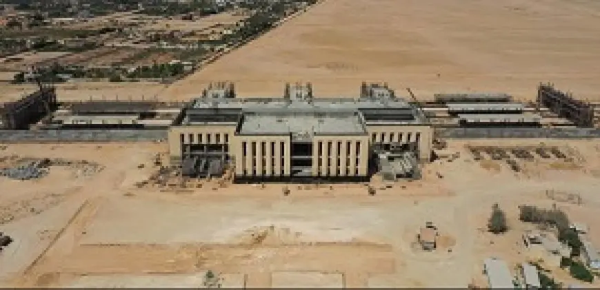 النقل: تقدم أعمال تركيب القضبان وتشطيبات المحطات بالخط الأول من القطار الكهربائي السريع