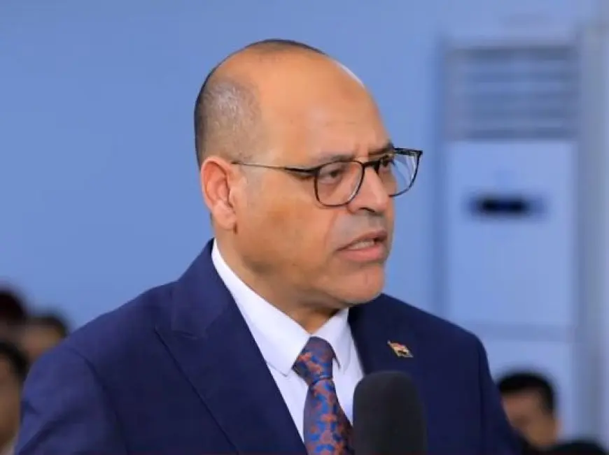 وزير العمل: تسليم عقود سفر 120 عاملا مصريا إلى البوسنة.. ونفتح أسواقا جديدة للعمل في أوربا