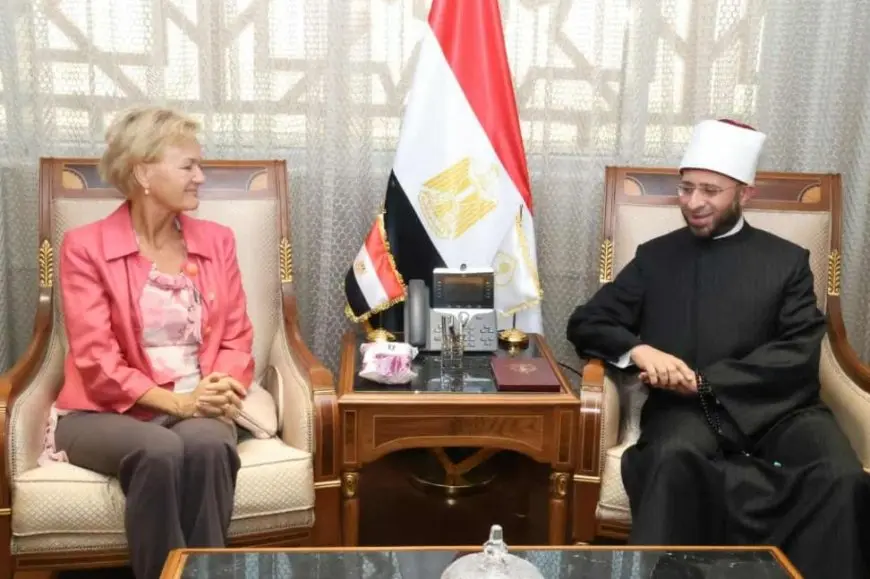 وزير الأوقاف وسفيرة الاتحاد الأوروبي يبحثان التعاون في مكافحة التطرف وترسيخ قيم التعايش