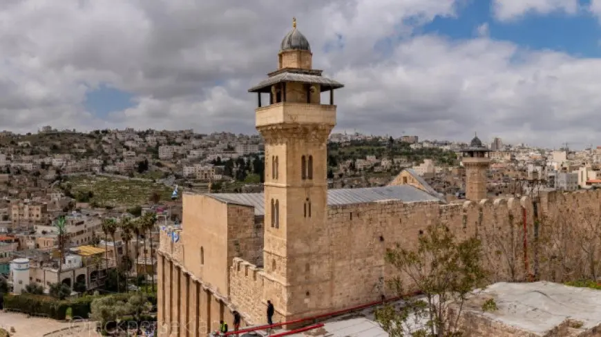 صحيفة إسرائيلية: سحب صلاحيات فلسطين على الحرم الإبراهيمي