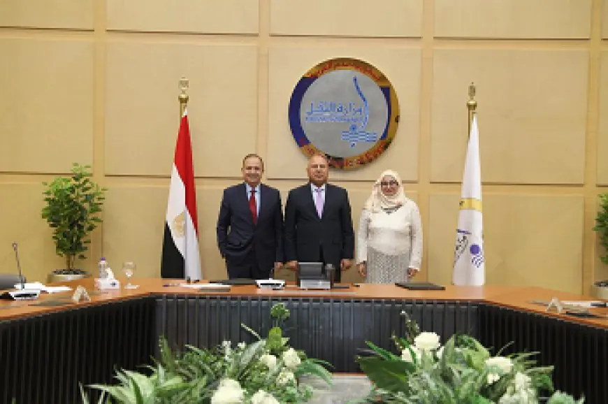 برتوكول تعاون بين شئون الصناعة وشركة تطوير الصناعات الإبداعية لتسويق منتجات الحلي وصناعة الجلود