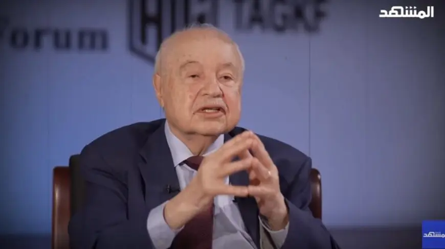 فيديو.. طلال أبو غزالة يدافع عن بشار الأسد: جرائم صيدنايا مفبركة