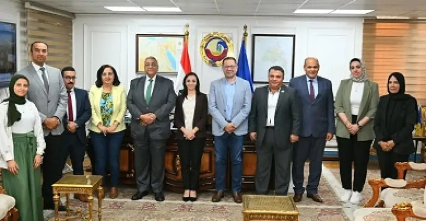 وزيرة التنمية المحلية تبحث مع محافظة البحيرة مشروع تطوير المسارات والفراغات العامة بمدينة رشيد