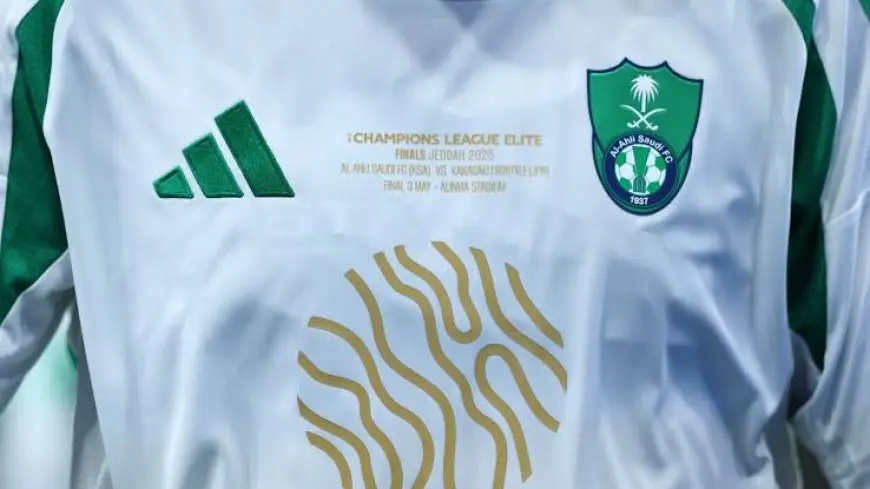 المدير الرياضي لبرشلونة يقترب من أهلي جدة