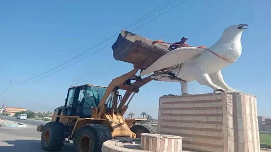 “حمامة التل الكبير”.. مجسم ضخم لطائر أبيض يثير الجدل في الإسماعيلية