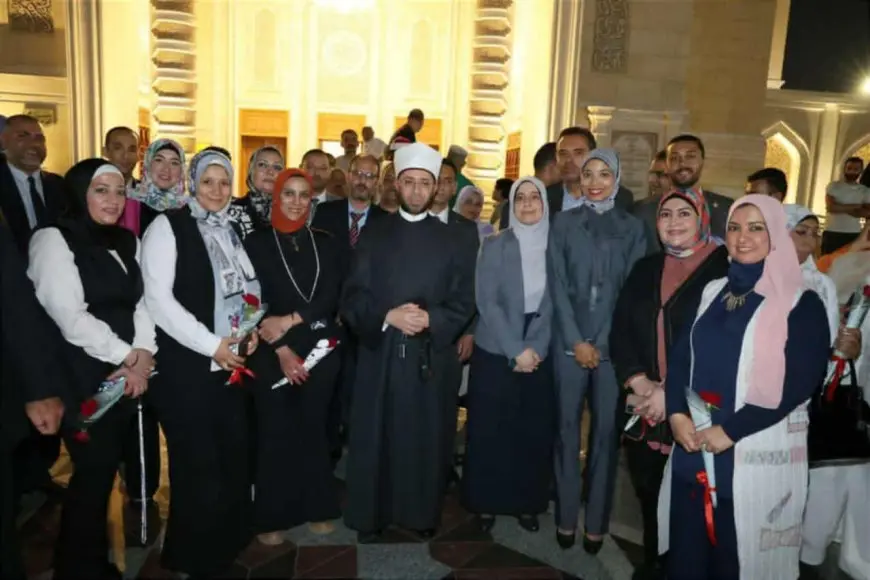 وزارة الأوقاف توزّع جهاز 300 عروس من كريمات موظفيها في احتفالية بمسجد العلي العظيم