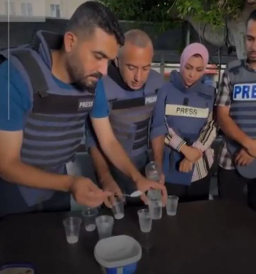 فيديو.. صحفيو غزة يشربون الماء بالملح حتى يتمكنوا من مواصلة التغطية