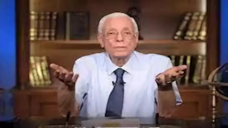 مكوناته موجودة في كل بيت.. حسام موافي يكشف عن طعام يعالج الإمساك