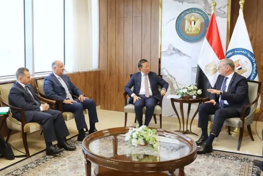 وزير البترول يبحث مع وفد شركة بريتش بتروليوم خطط الاستثمار في تنمية وإنتاج الغاز الطبيعي في مصر