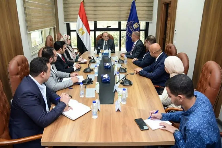 هيئة الدواء تبحث مع جونسون آند جونسون سياسات الشركة لتوسيع استثماراتها في سوق الدواء المصري