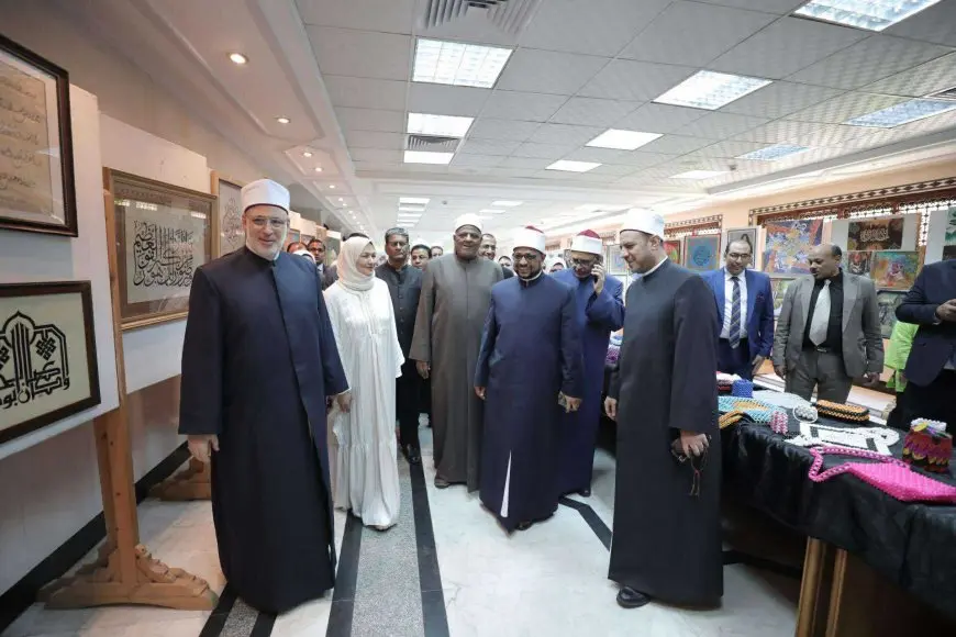 الأزهر يفتتح المعرض الفني الرابع لمسابقة مواهب وقدرات ويشيد بإبداعات الطلاب الوافدين