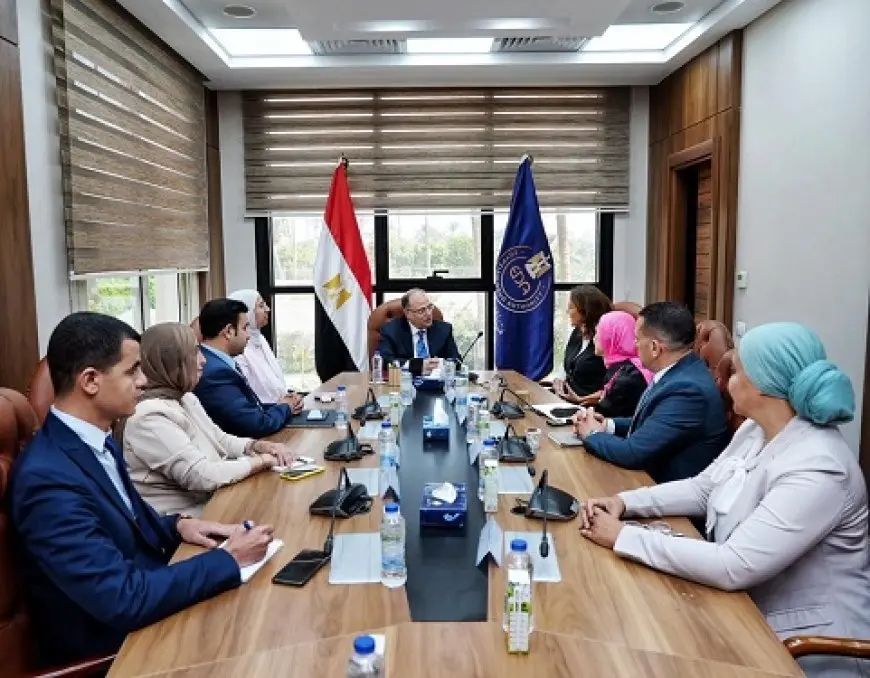 رئيس هيئة الدواء المصرية يبحث مع نوفارتس خطط التوسع فى توطين التصنيع وزيادة التصدير