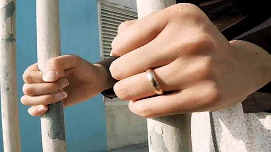 حاول الهروب من الشباك.. تفاصيل اتهام ربة منزل بعلاقة غير شرعية مع شقيق زوجها في العمرانية