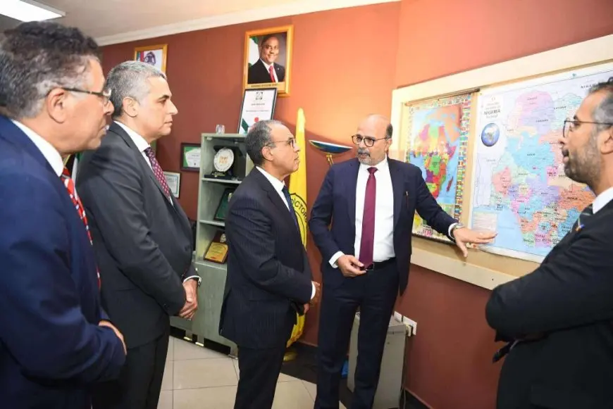 وزير الخارجية يزور مقر شركة المقاولون العرب بالعاصمة النيجيرية أبوجا