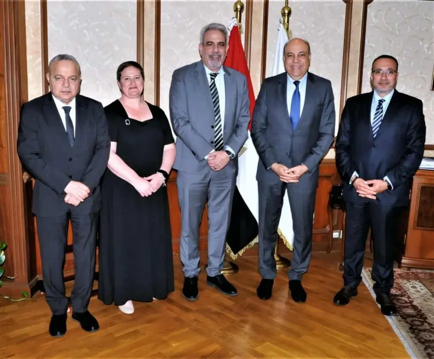وزير الطيران يستقبل نائب رئيس الإياتا لبحث تعزيز التعاون في مجال النقل الجوي