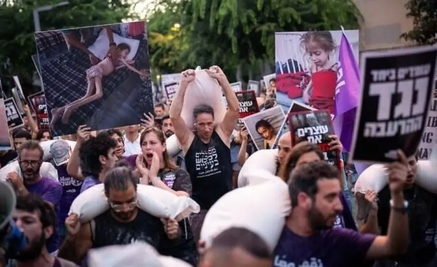 احتجاجات في تل أبيب لإنهاء الحرب والمجاعة بغزة: الأطفال يموتون وإسرائيل تمنع المساعدات عنهم