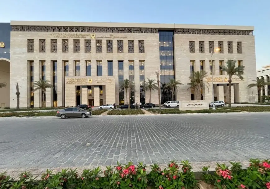تفاصيل الكليات والتخصصات الجامعية المتاحة للمسارات في نظام البكالوريا الجديد