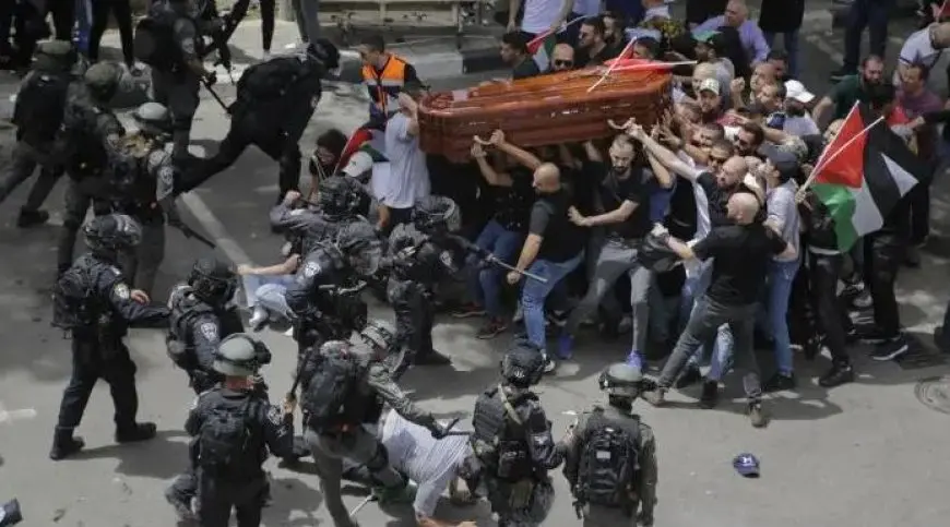 عنصر أمني أمريكي يكشف سوء معاملة الفلسطينيين بمراكز المساعدات وتعريضهم للخطر