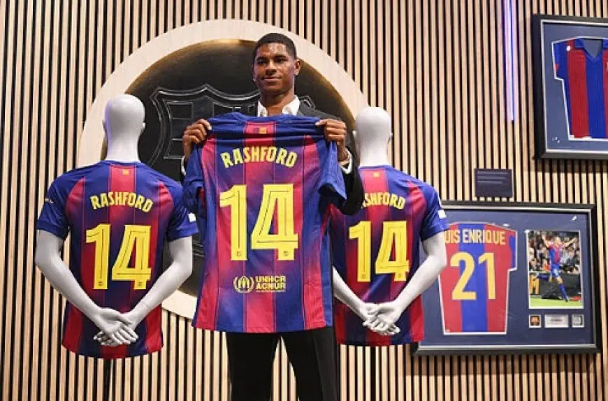 فيديو.. برشلونة يعلن عن صفقة راشفورد من داخل كابينة تليفون