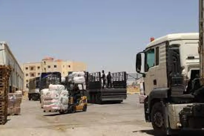 الأردن يدخل اليوم قافلة مساعدات مؤلفة من 36 شاحنة إلى قطاع غزة