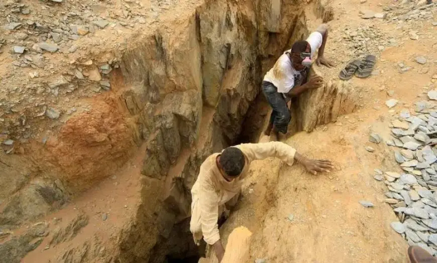 إنقاذ 12 شخصا بعد انهيار منجم ذهب غير رسمي في شرق الكونغو