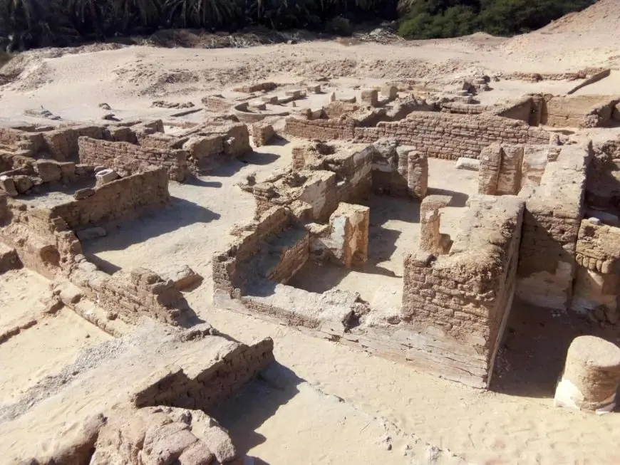 الكشف عن بقايا عناصر المعمار للمدينة السكنية الرئيسية لواحات الخارجة خلال بدايات العصر القبطي